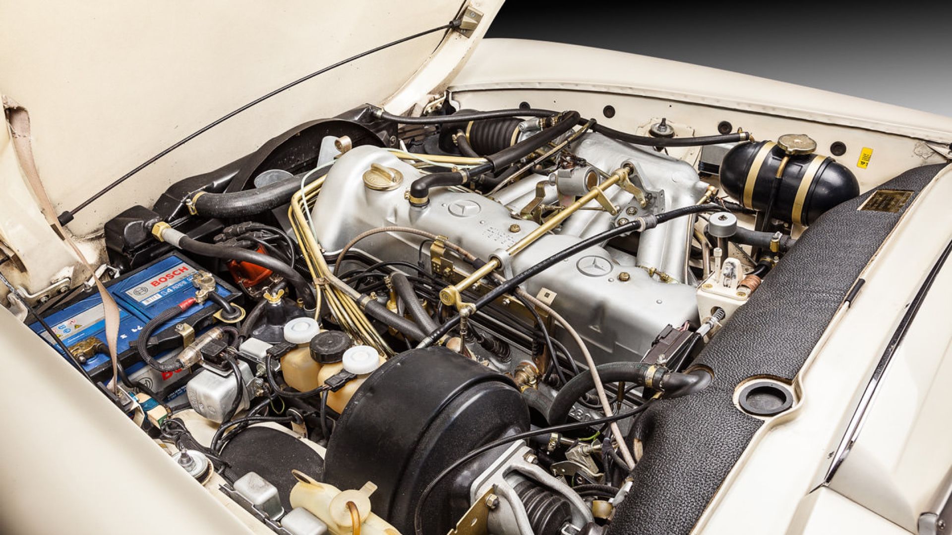 Mercedes Benz Oldtimer Motorraum