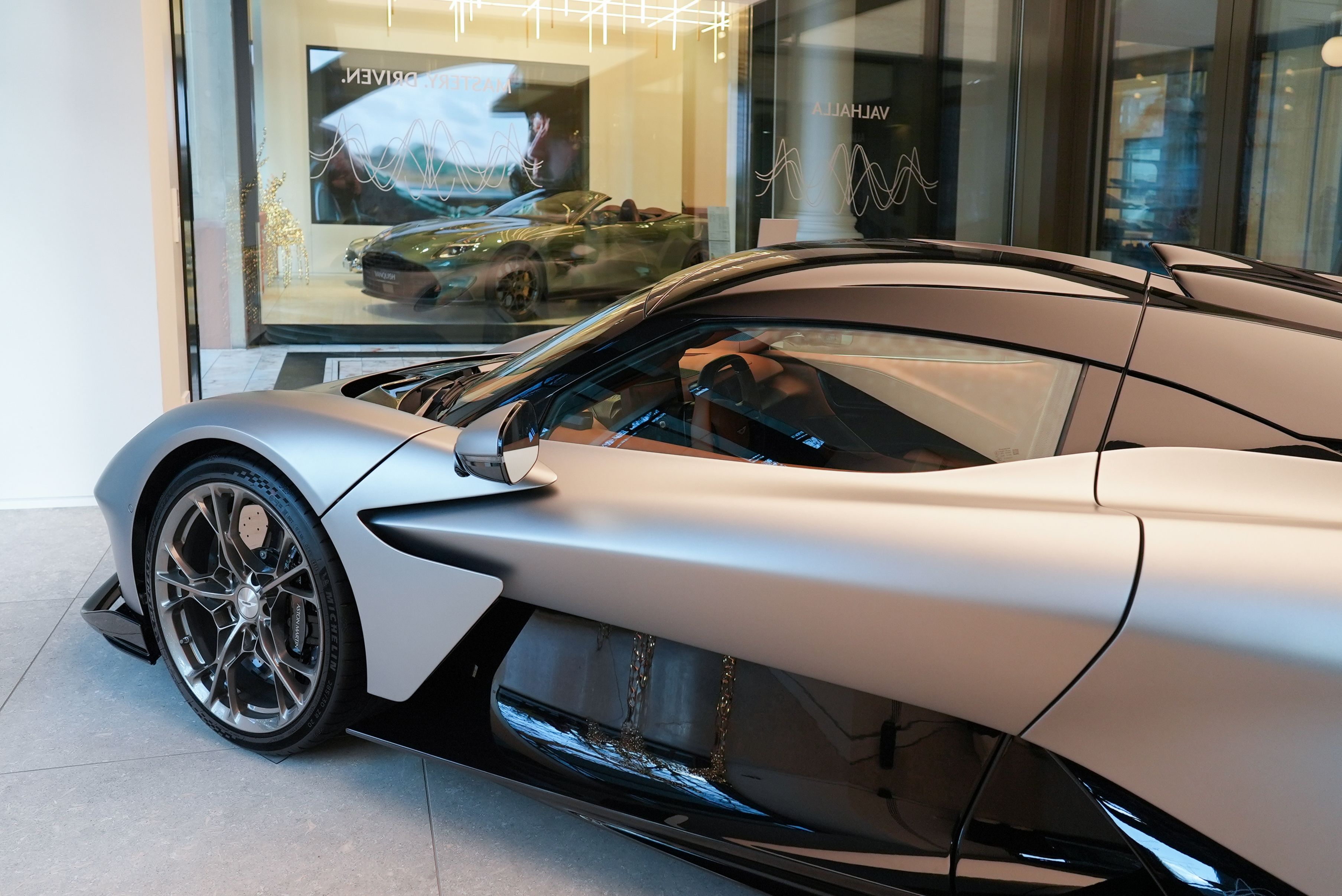 Valhalla Seitenansicht.