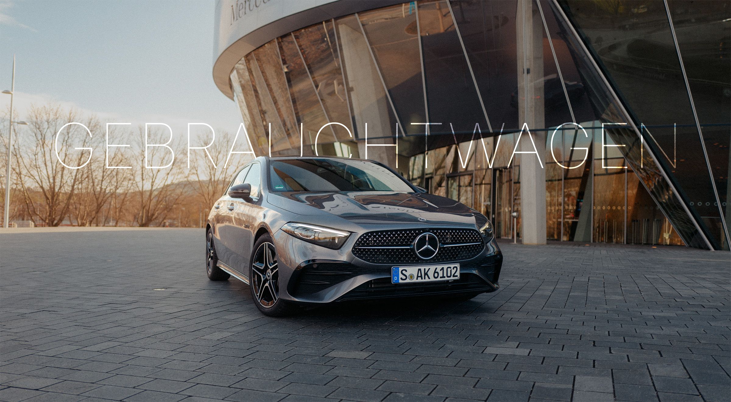 Mercedes AMG vor Autohaus