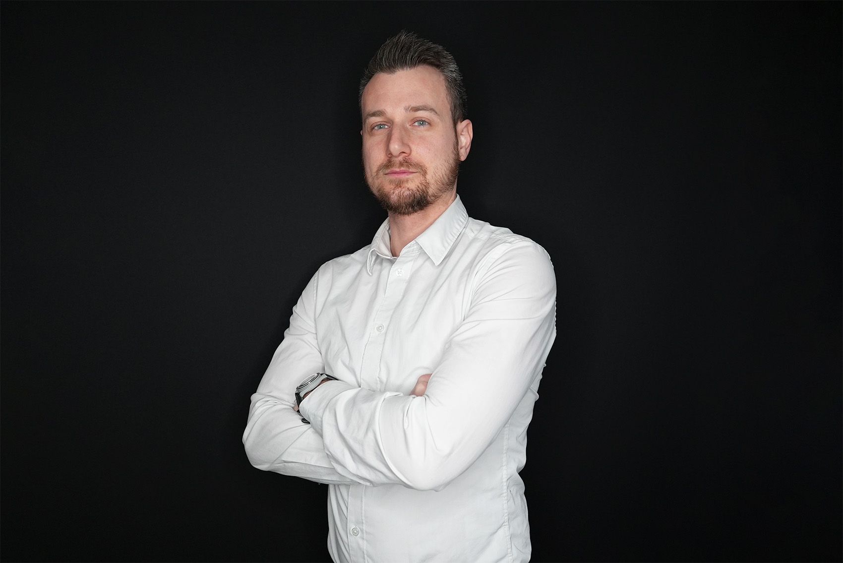 Portrait von Manuel Kögel.