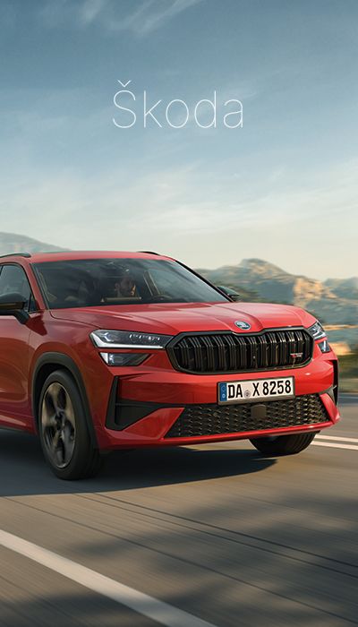 Roter škoda auf Landstraße