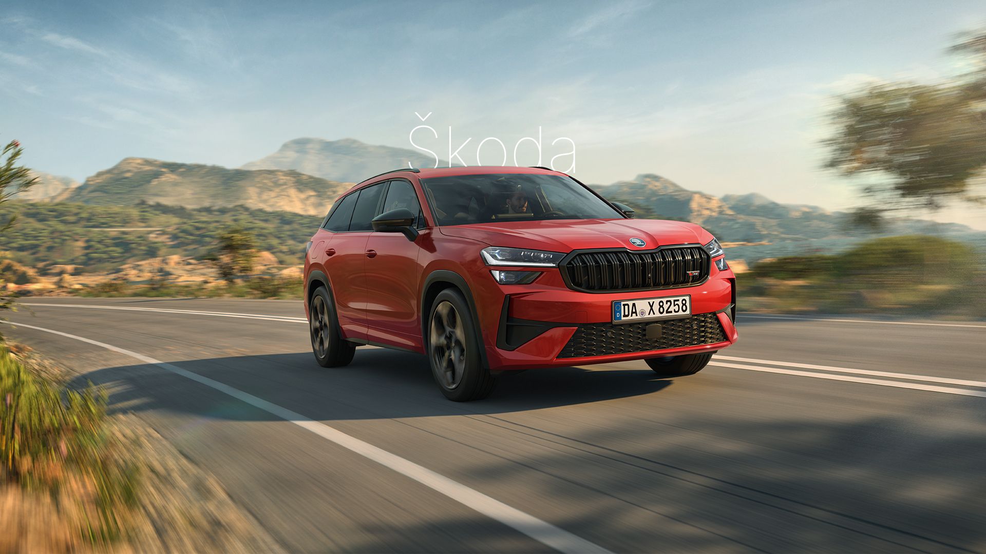 Roter škoda auf Landstraße