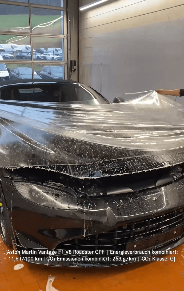 Lackschutzfolierung eines Aston Martin Vantage F1 Roadster